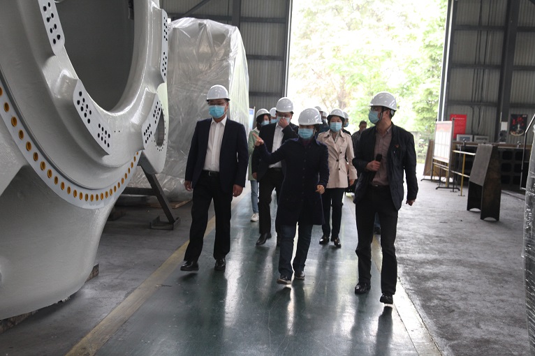 德陽市委常委、市委組織部部長、市委“兩新”組織工委書記王華蓉蒞臨仟坤集團調(diào)研復(fù)工復(fù)產(chǎn)情況