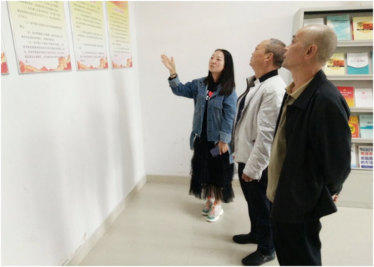 綿竹市委統(tǒng)戰(zhàn)部副部長、市工商聯(lián)黨委書記唐紹愚蒞臨仟坤集團調(diào)研指導(dǎo)集團黨的統(tǒng)戰(zhàn)工作開展情況