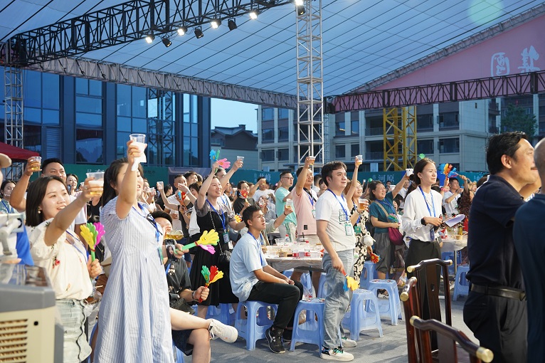 重磅！第十二屆仟坤啤酒節(jié)正式開幕！明星大咖+啤酒美食...