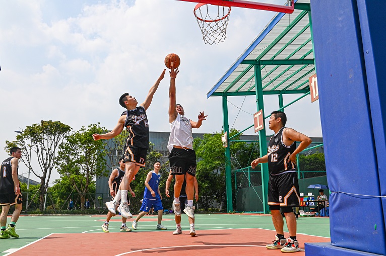 友誼之戰(zhàn)，榮耀同行！籃球盛宴共繪友誼藍(lán)圖